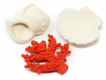 Load image into Gallery viewer, Lanco Concha Clam Shell Teether &amp; Bath Toy Meats &amp; Eats

