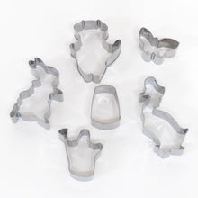 Load image into Gallery viewer, Peter Rabbit™ &amp; Friends Mini Cookie Cutters (x 6)
